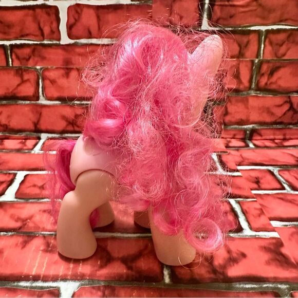 My Little Pony Pinkie Pie interactive toy - Picture 3 of 6
